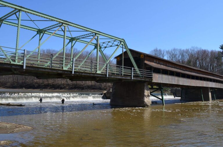 Grand River, Ohio